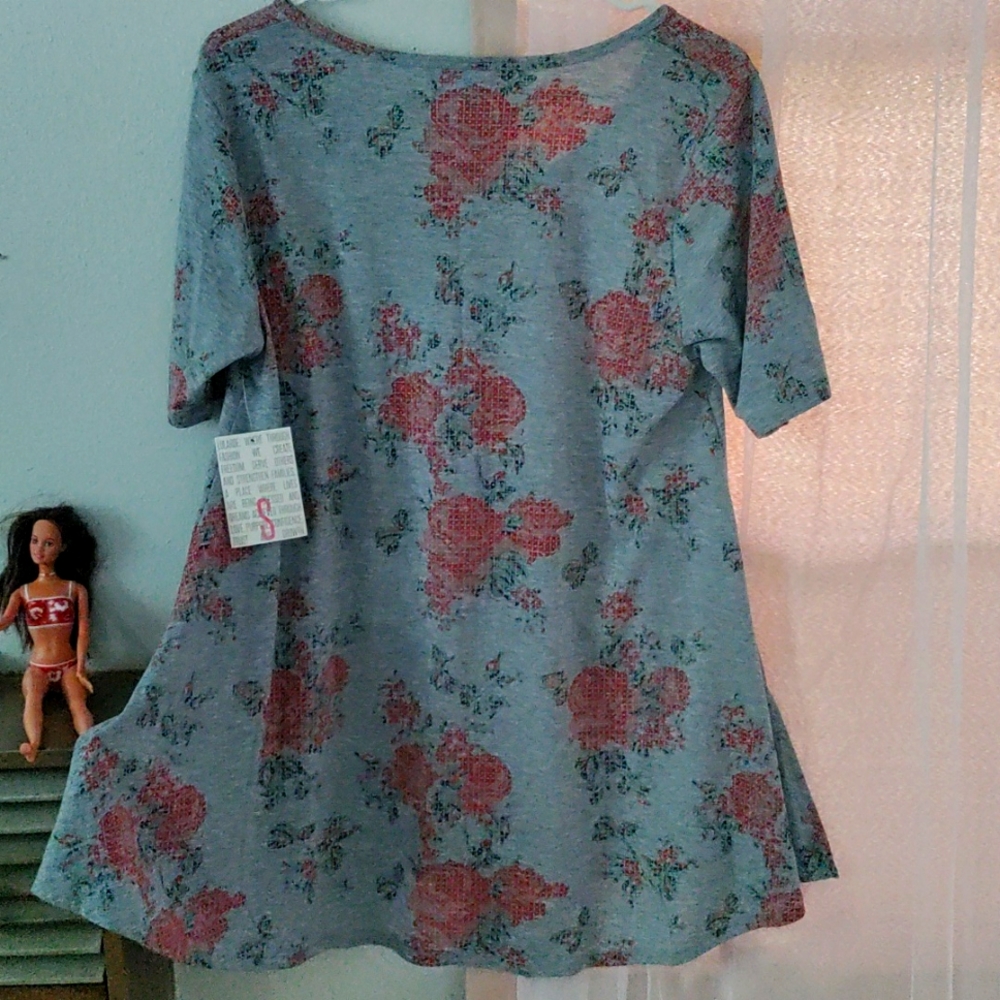 Shirt - Picture 3 of 4
